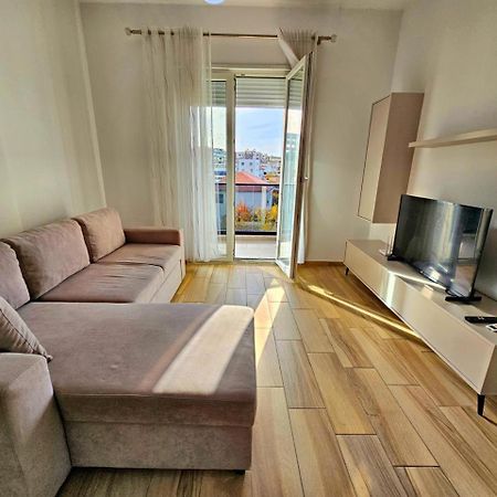 Jon'S Apartment Tiranë Ngoại thất bức ảnh