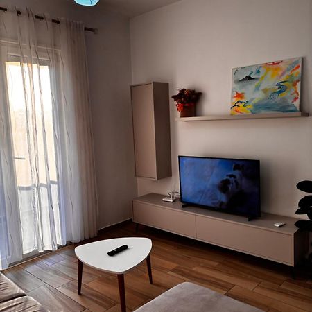 Jon'S Apartment Tiranë Ngoại thất bức ảnh