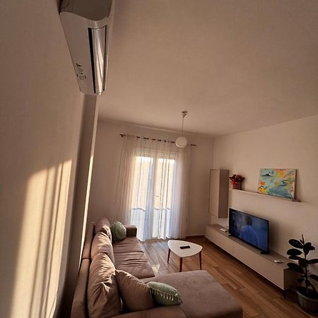 Jon'S Apartment Tiranë Ngoại thất bức ảnh