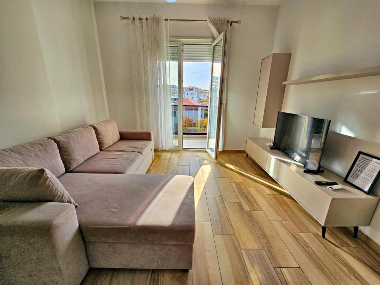 Jon'S Apartment Tiranë Ngoại thất bức ảnh
