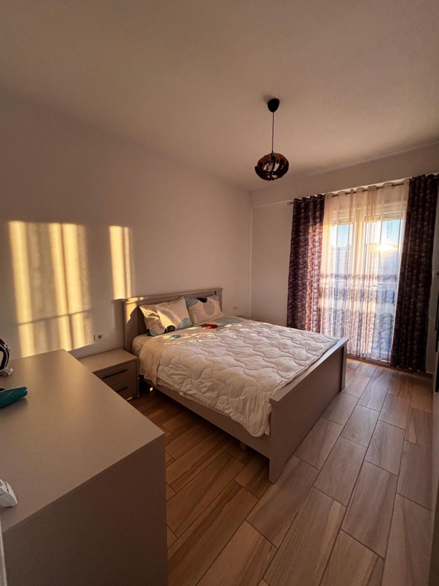 Jon'S Apartment Tiranë Ngoại thất bức ảnh